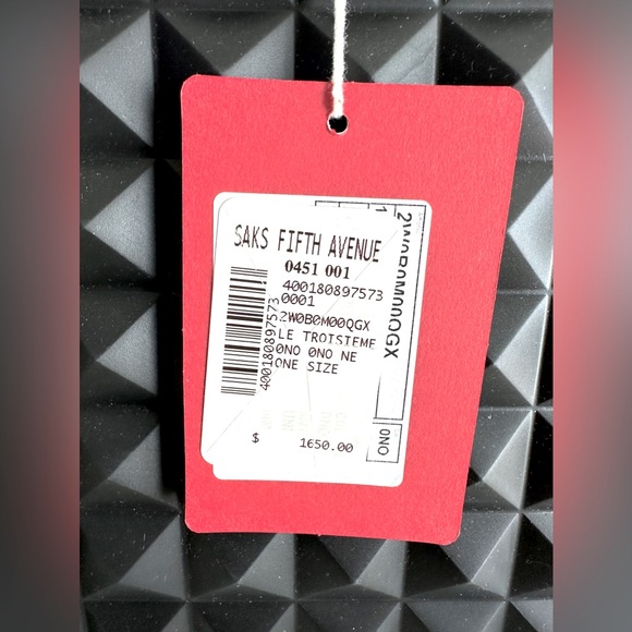 Valentino Garavani Le Troisieme Bag - Picture 9 of 10